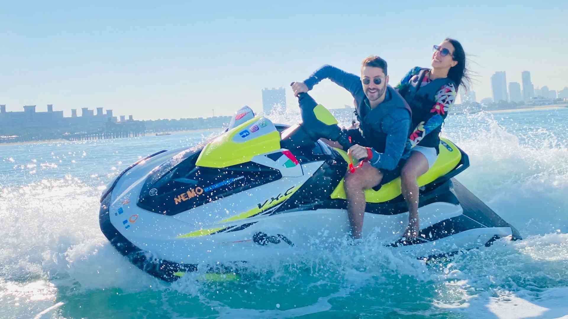 jet-ski-couple